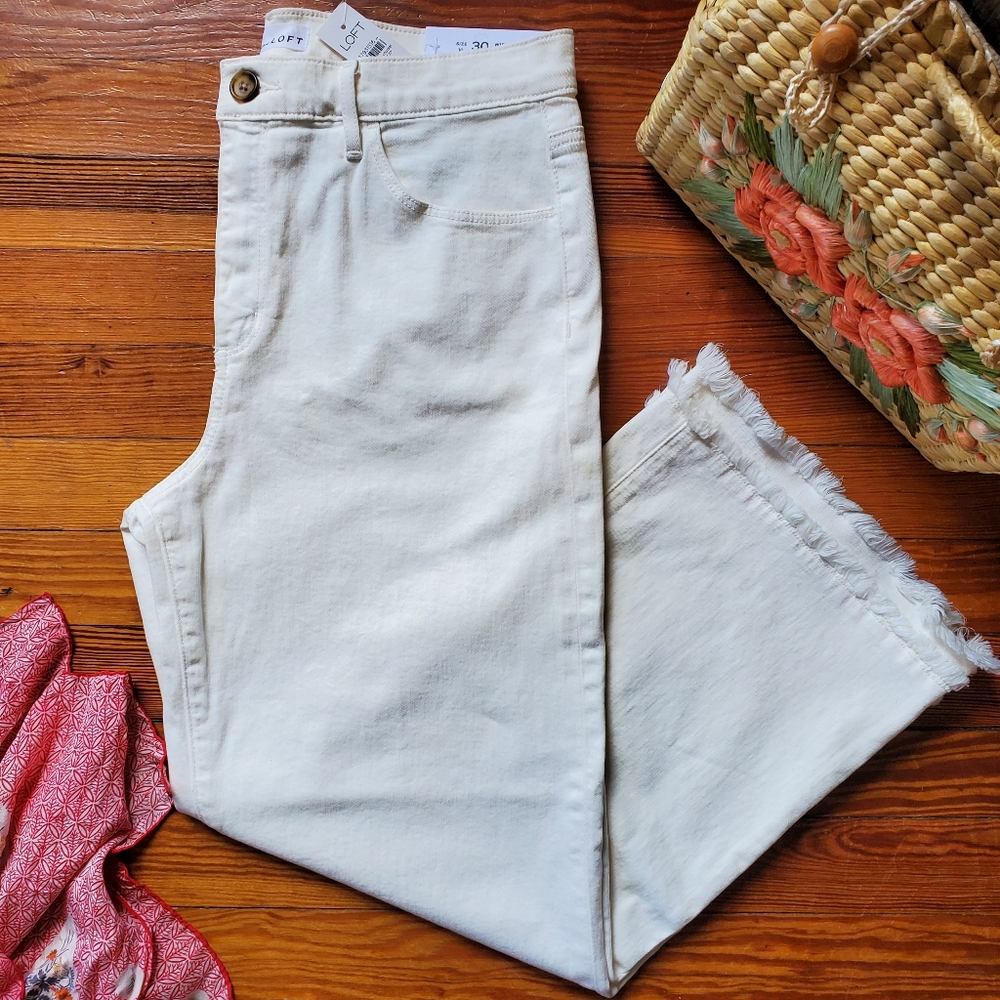 NWT Loft size 10/30 white wide leg crop jeans pants with super cute frayed hem